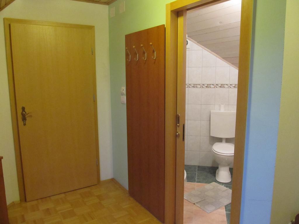 Tourist Farm Ljubica Villa Poljane nad Škofjo Loko Kamer foto