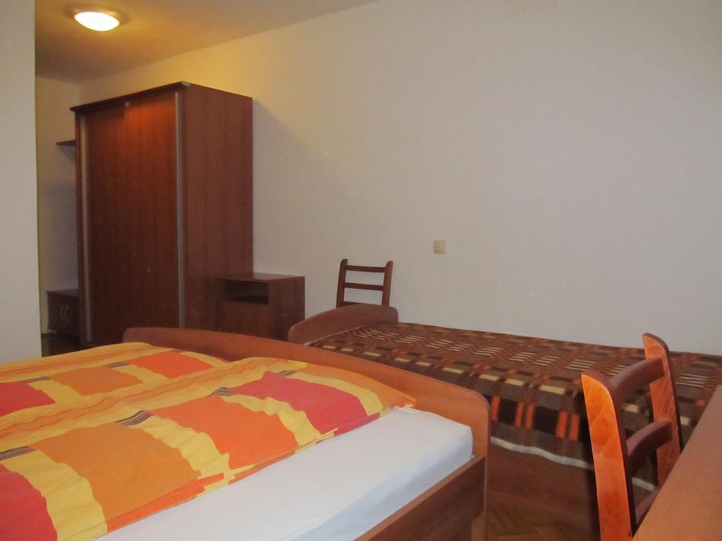 Tourist Farm Ljubica Villa Poljane nad Škofjo Loko Kamer foto