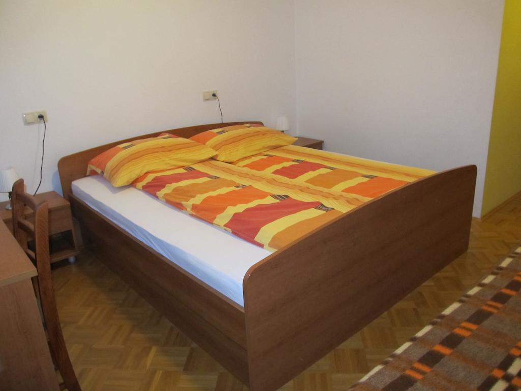 Tourist Farm Ljubica Villa Poljane nad Škofjo Loko Kamer foto